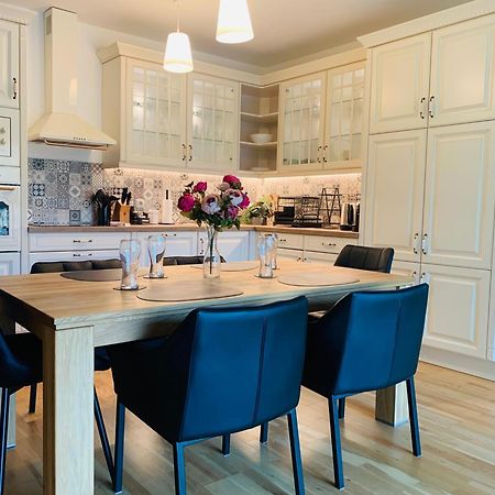 Artflora Kv Premium Apartment Karlovy Vary Luaran gambar