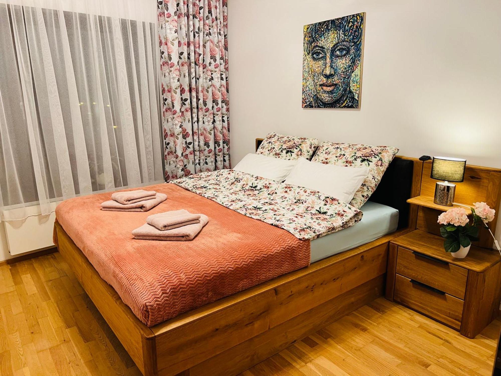 Artflora Kv Premium Apartment Karlovy Vary Luaran gambar