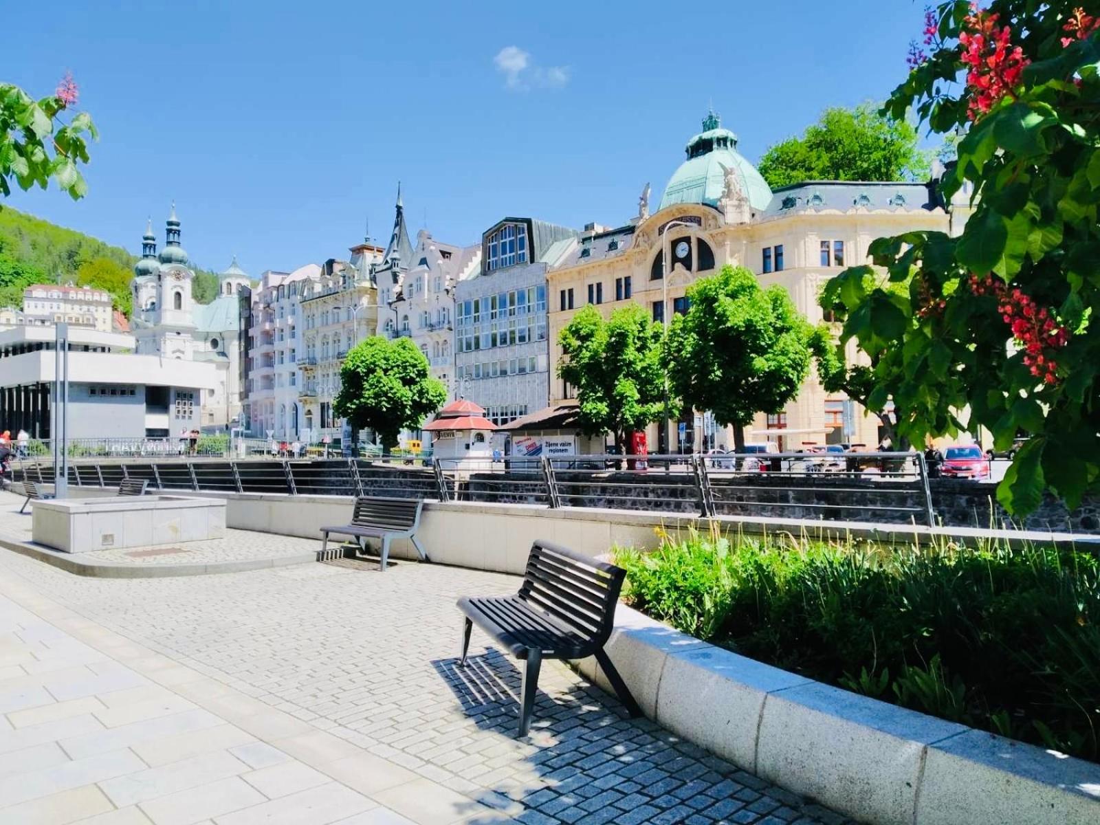 Artflora Kv Premium Apartment Karlovy Vary Luaran gambar